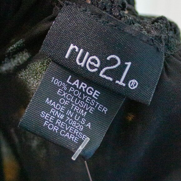 Rue 21 Black Lace Detail Blouse Size Large - Picture 4 of 5